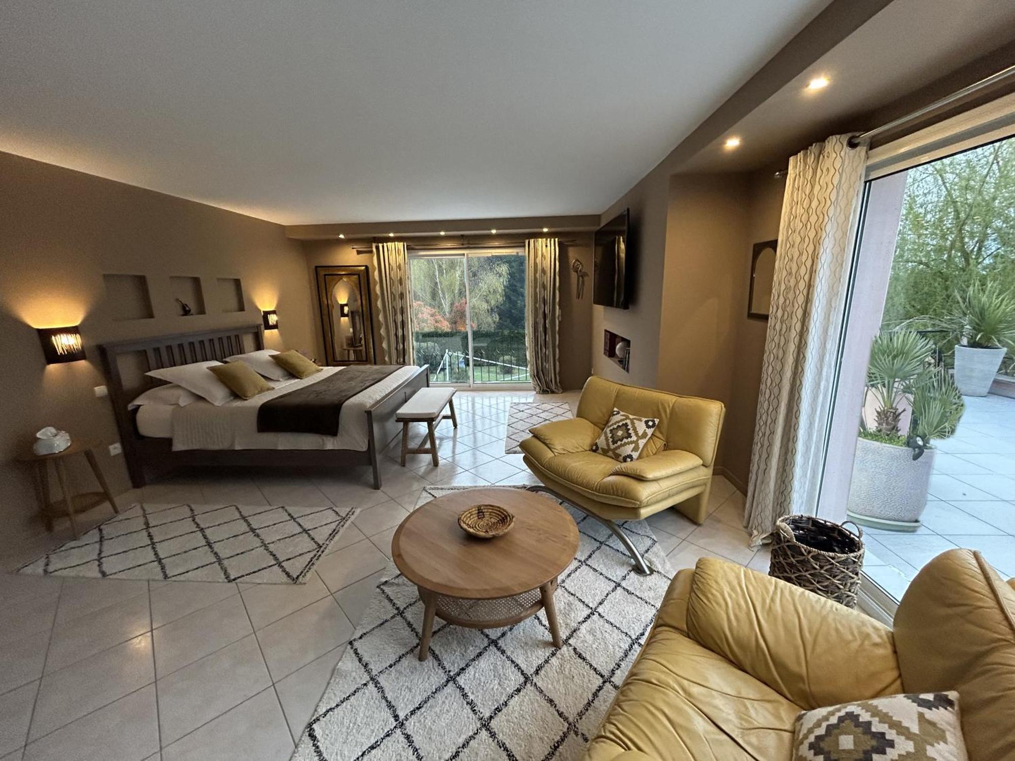 La Perle Rouge A Panazol Bed & Breakfast エクステリア 写真